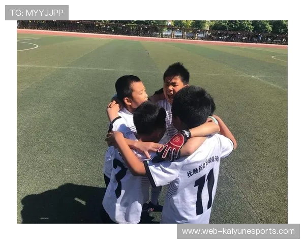 《乱斗足球星第一集：赛场上的热血碰撞与挑战》