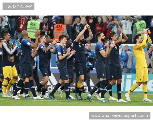 加拿大足球队明星球员介绍及其在国际赛场上的精彩表现分析