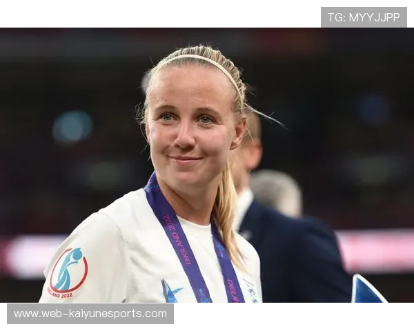 科尔女朋友身份曝光引热议，女足明星私生活备受关注