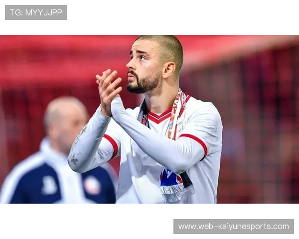 里昂足球新星崭露头角 引领球队重返法甲巅峰